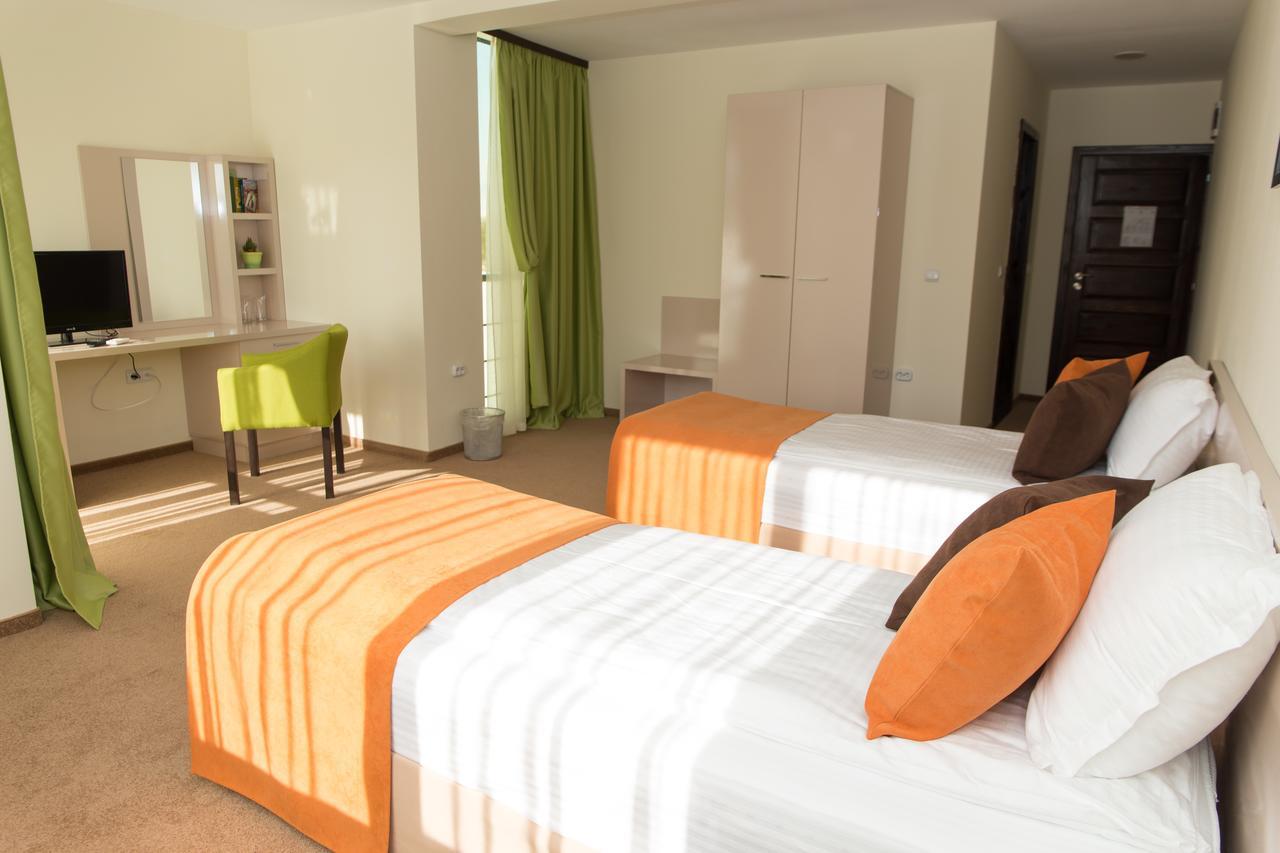 Hotel-Clinic Dr. Gechevi Pavel Banya Bagian luar foto