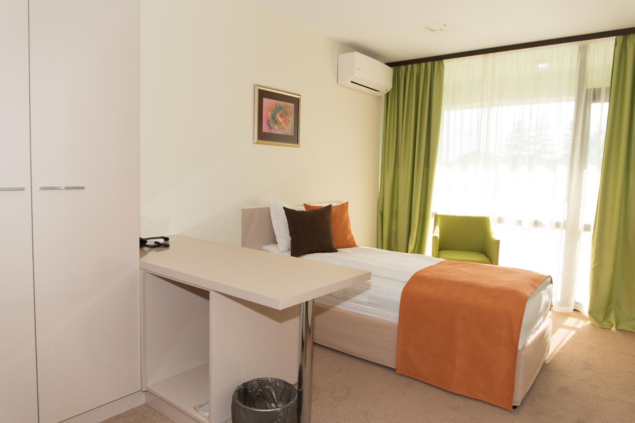 Hotel-Clinic Dr. Gechevi Pavel Banya Bagian luar foto