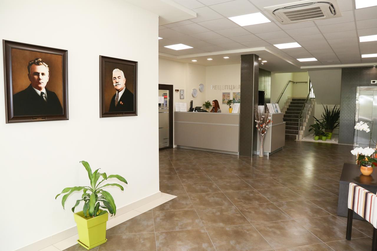 Hotel-Clinic Dr. Gechevi Pavel Banya Bagian luar foto