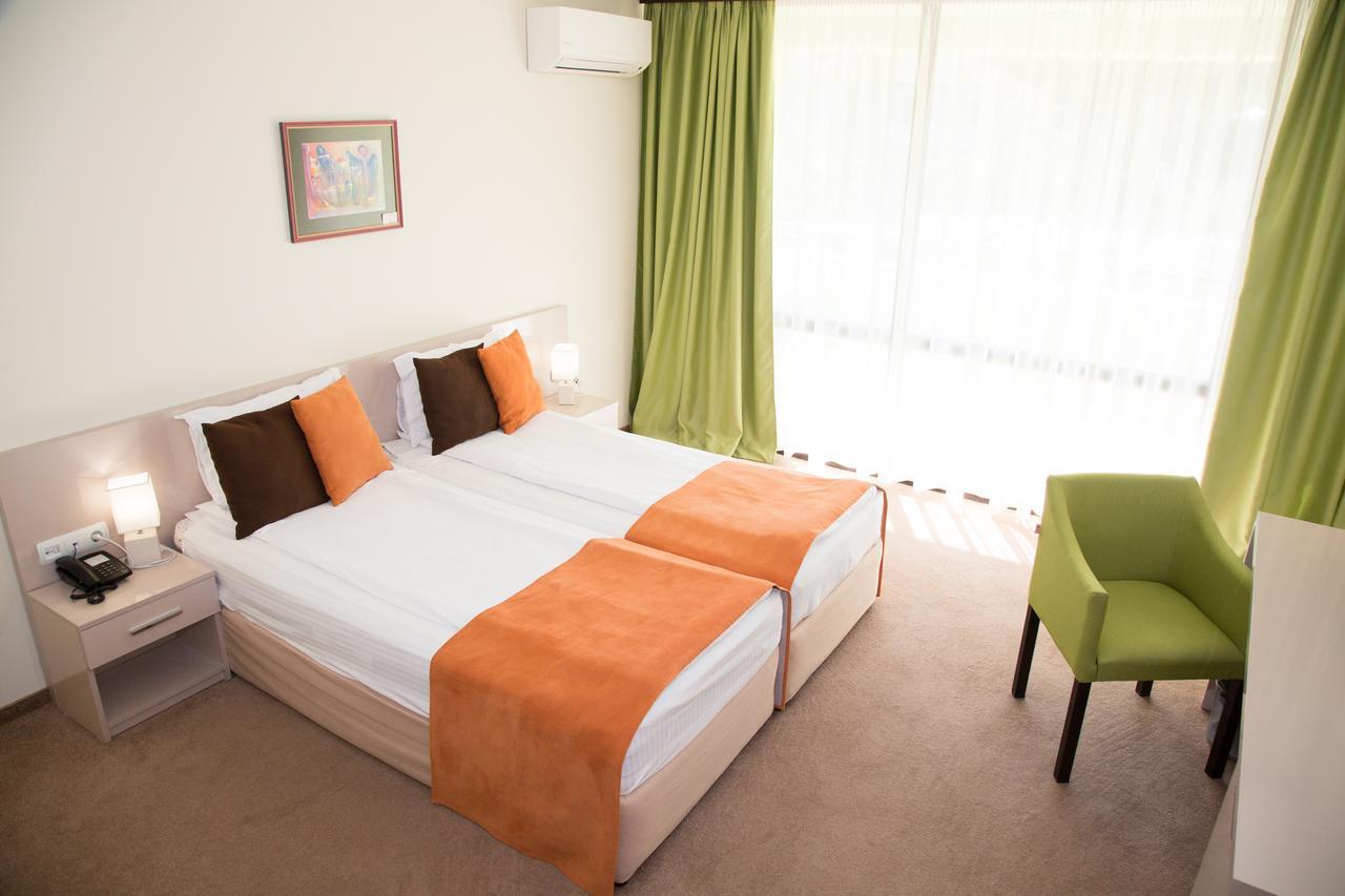 Hotel-Clinic Dr. Gechevi Pavel Banya Bagian luar foto